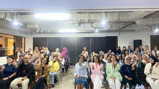 AXA Financial Indonesia dan Liberty Society Foundation Berdayakan 100 Perempuan melalui Pelatihan Literasi Keuangan dan Ekonomi Sirkular